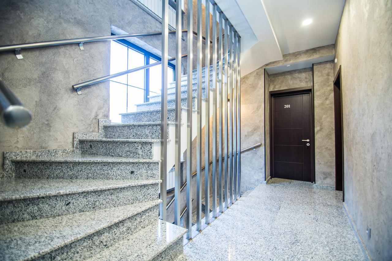 ホテル Milano Palace ボルジョミ エクステリア 写真